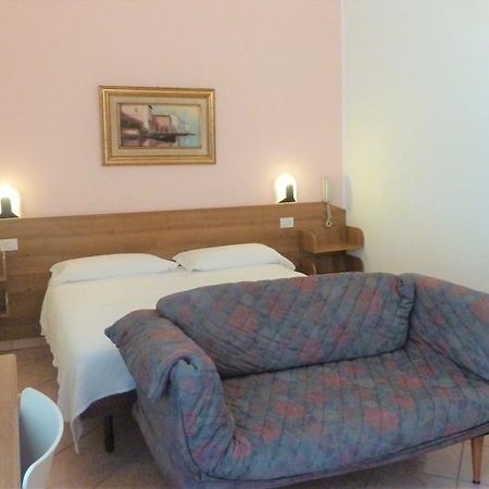 Hotel Baitone - Nature Village Malcesine Zimmer foto