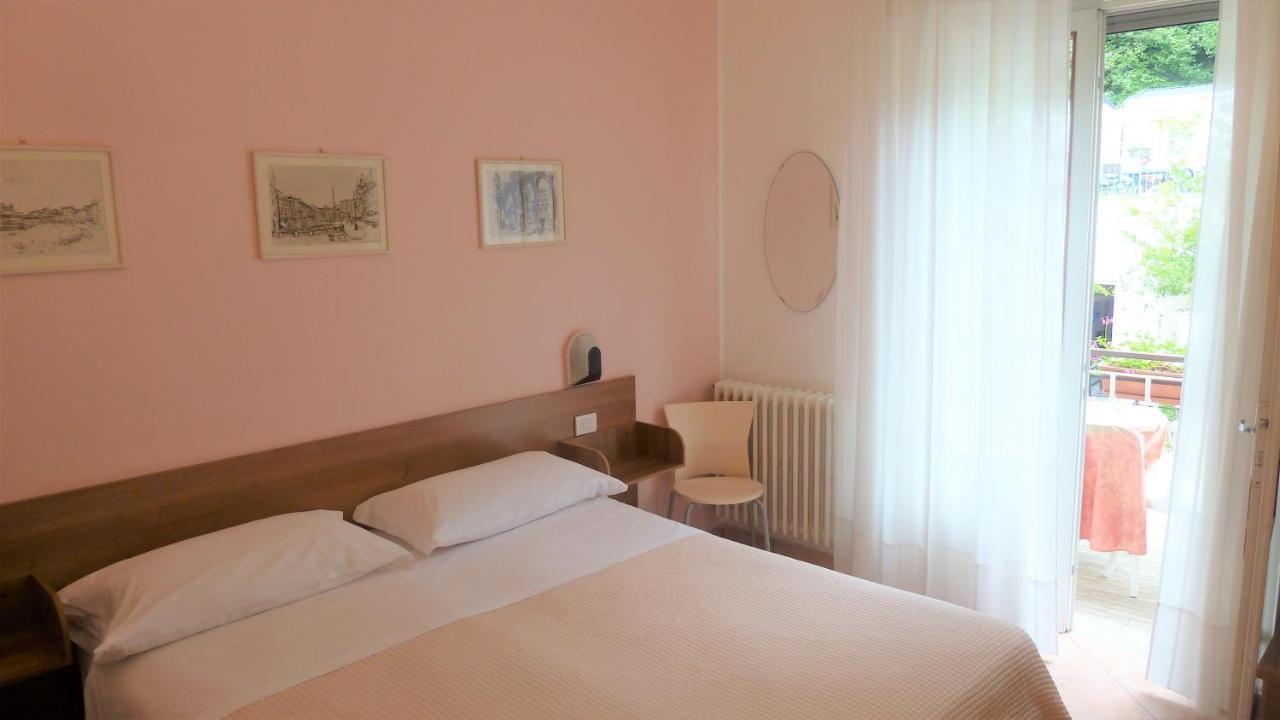 Hotel Baitone - Nature Village Malcesine Zimmer foto