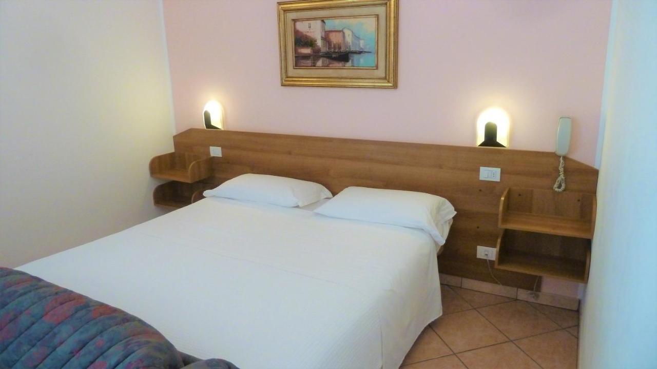 Hotel Baitone - Nature Village Malcesine Zimmer foto
