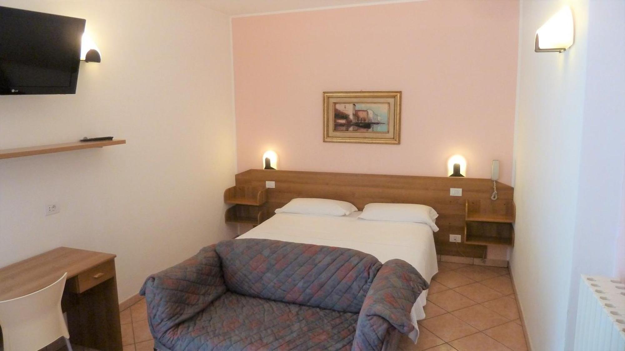 Hotel Baitone - Nature Village Malcesine Zimmer foto