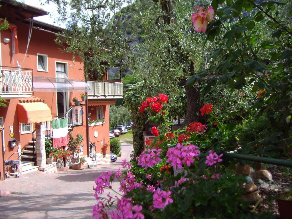 Hotel Baitone - Nature Village Malcesine Exterior foto